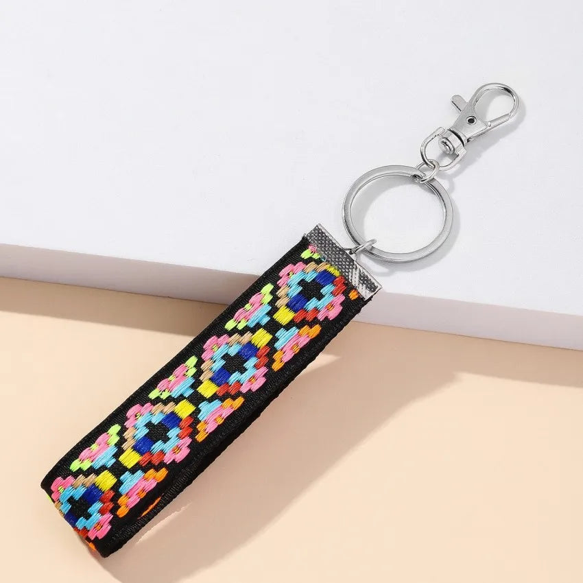 1 Piece Retro Ethnic Style Geometric Metal Knit Unisex Keychain
