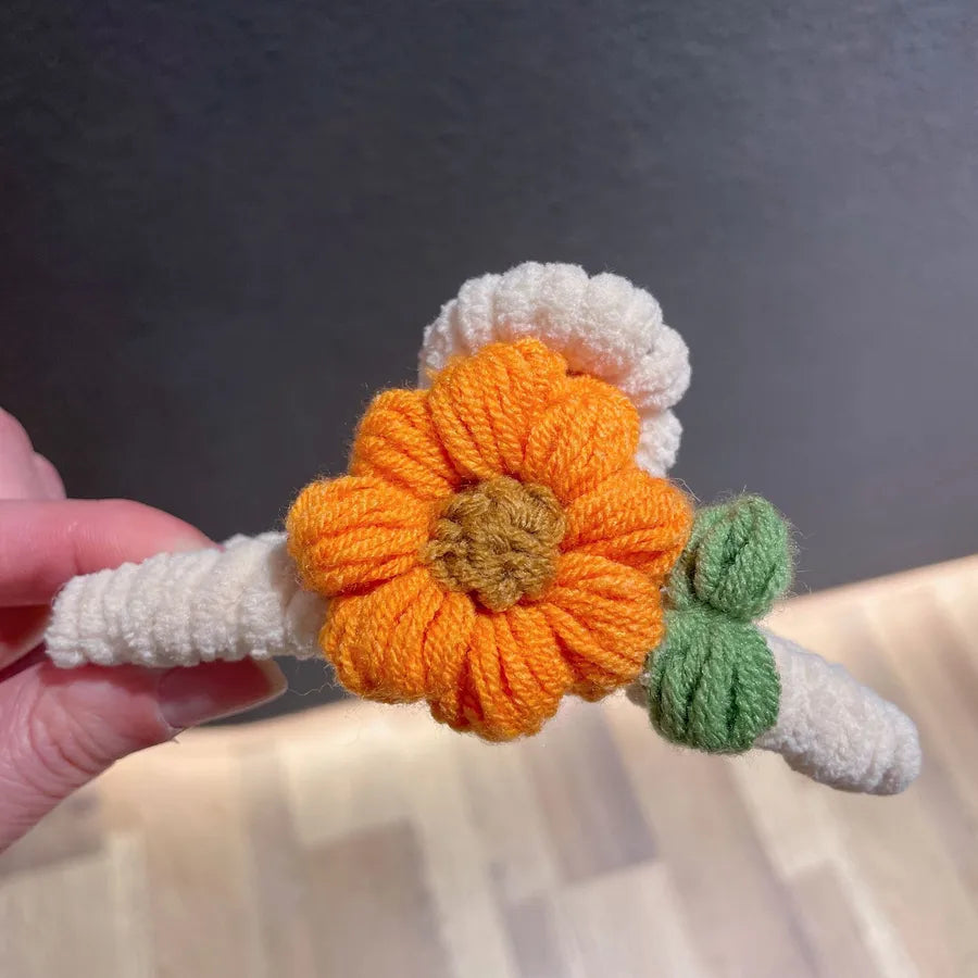 Trendy Autumn Winter Knitted Flower Hair Clip Cute Fashionable Girl Shark Clamp Premium Shop Hair Accessories