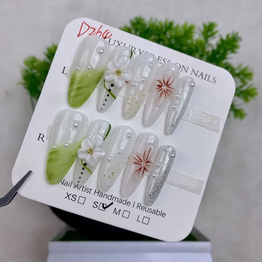 Handmade Detachable Shell Sculpture Cat Eye Almond Nails Ice Transparent Floral Design Wearable False Nails For Women