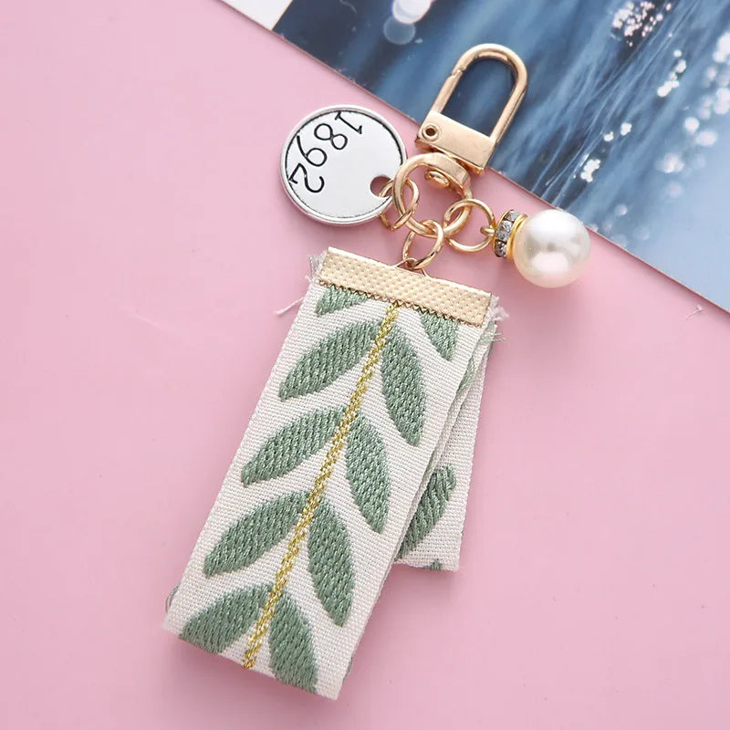 1 piece artistic leaf zinc alloy women's keychain