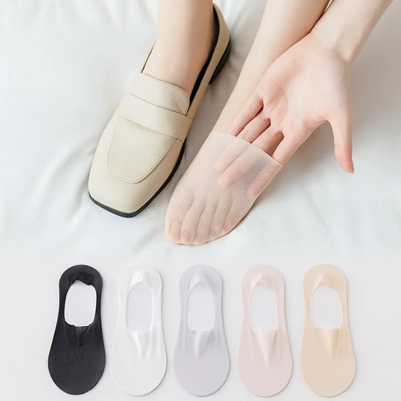 women's simple style solid color cotton ankle socks a pair
