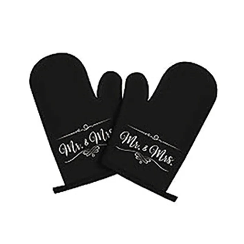 Amazon hot selling printed letters MR MRS couple couple microwave oven heat insulation gloves apron