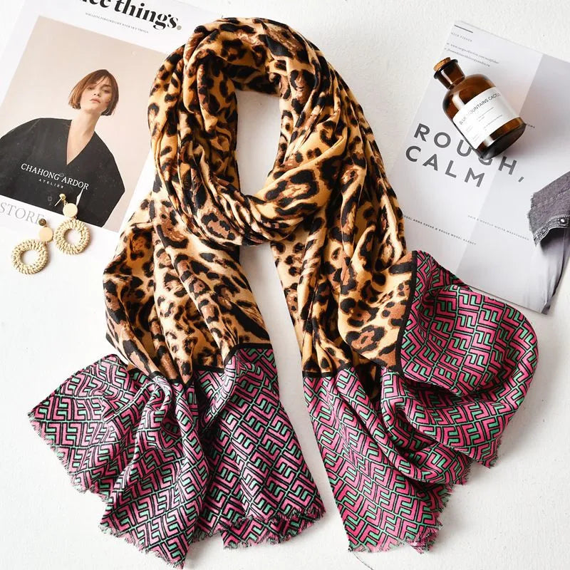 Women's Retro Classic Style Printing Leopard Cotton Scarf