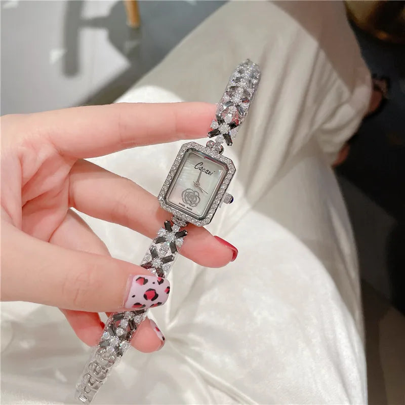 Retro Classic Style Solid Color Jewelry Buckle Quartz Watch