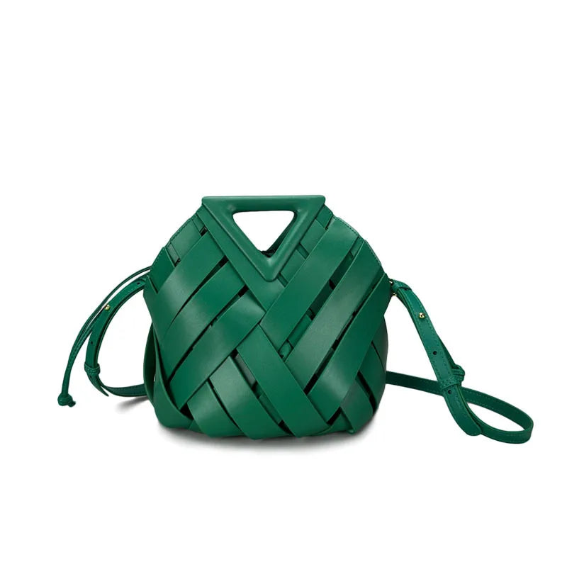 Women's Two-Layer Cowhide Leather Irregular Geometric Elegant Basic Classic Style Bucket Magnetic Buckle Straw Bag