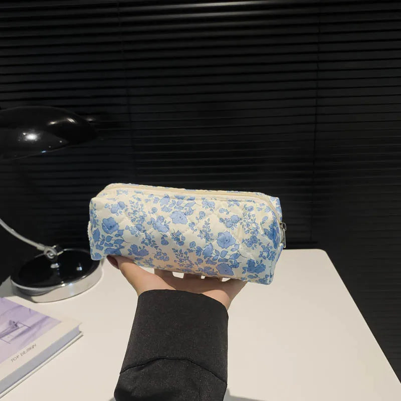 Blue Begonia Flower Cosmetic Bag Vintage Wash Bag Storage Bag Large Capacity Handbag Outgoing Portable Travel Bag