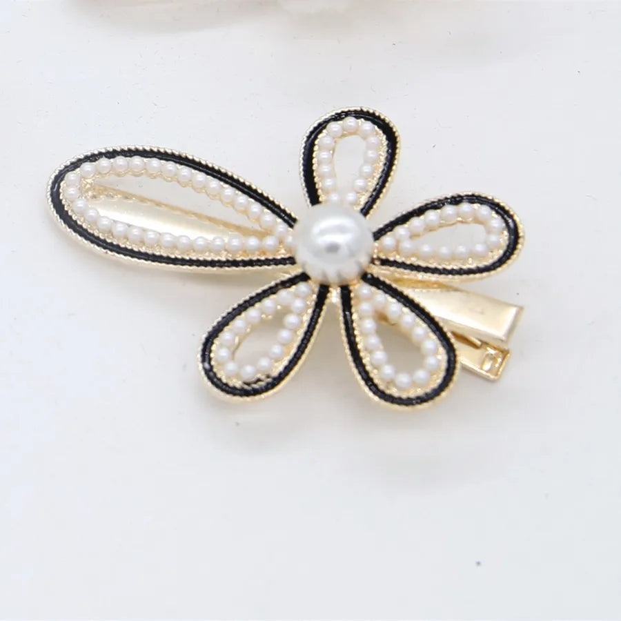 diamond-studded bow alloy hair clip