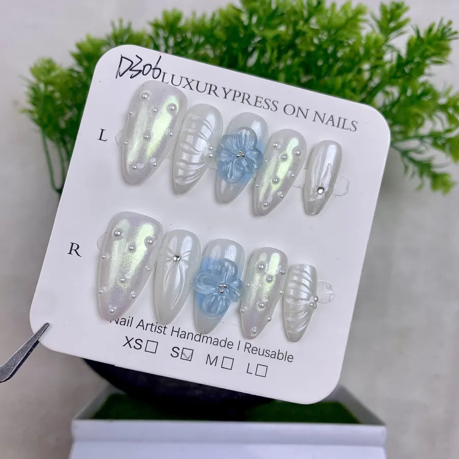 Handmade Detachable Shell Sculpture Cat Eye Almond Nails Ice Transparent Floral Design Wearable False Nails For Women