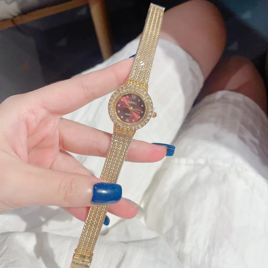 Retro Classic Style Solid Color Horseshoe Buckle Quartz Watch