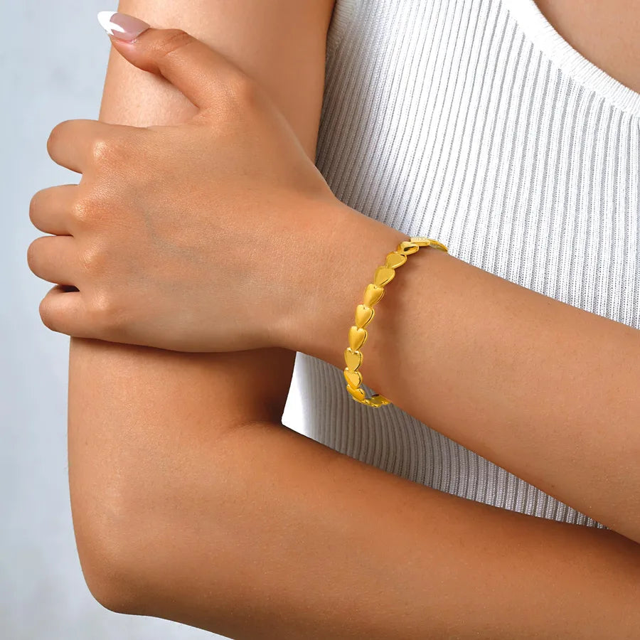 IG Style Casual Simple Style Heart Shape 201 Stainless Steel 18K Gold Plated Bangle In Bulk