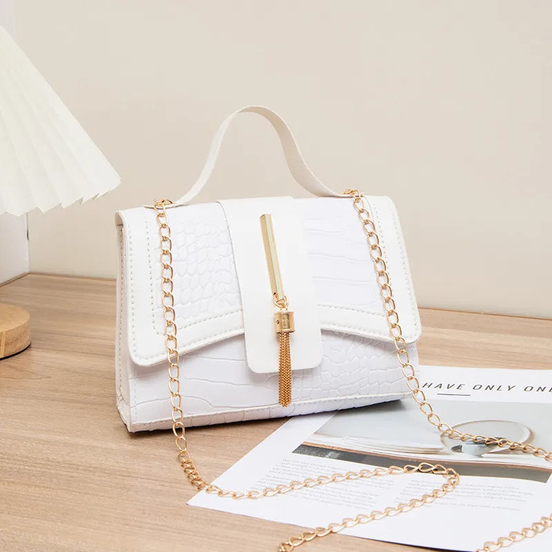 Women's Bag Wholesale new Bag Retro Small Square Bag Crocodile Pattern Tassel Bag Simple Handbag Handbag