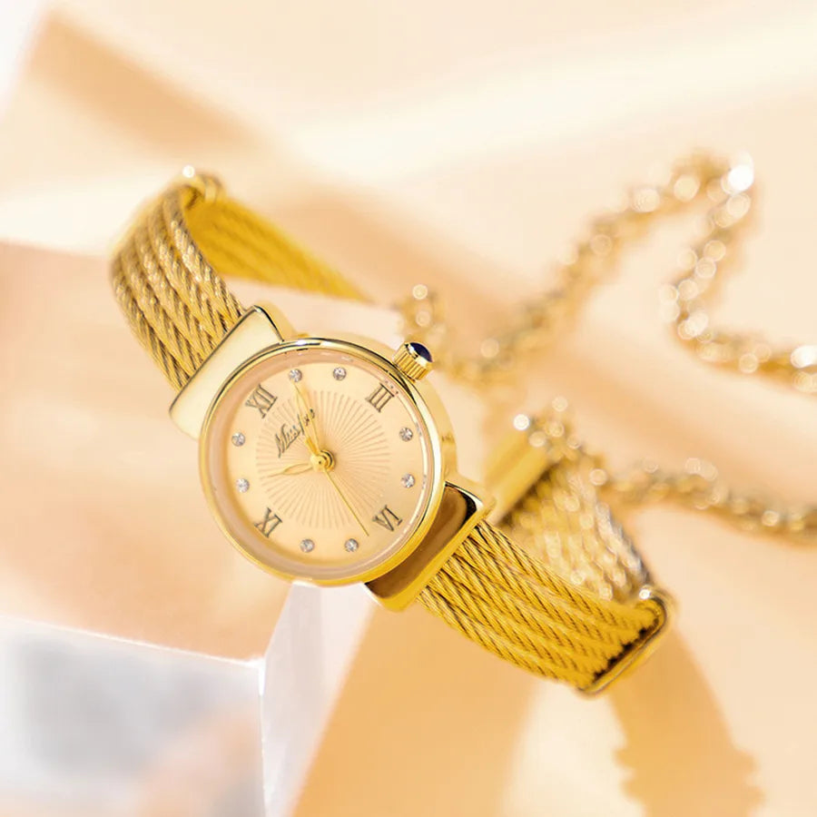Retro Classic Style Round One Piece Buckle Quartz Women's Watches