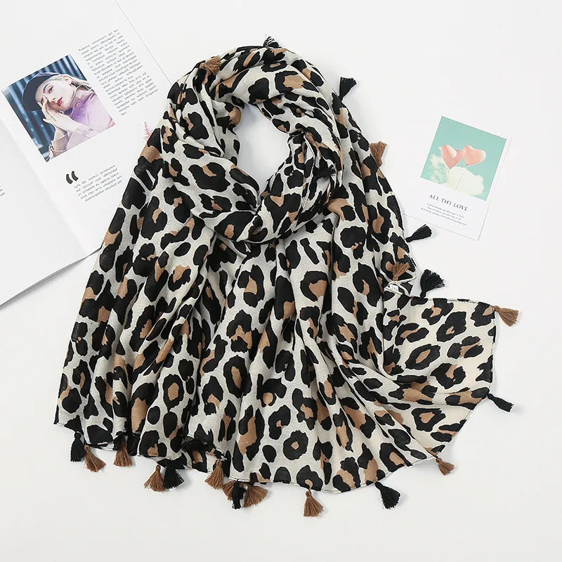 Women's Vintage Style Leopard Polyester Silk Scarf