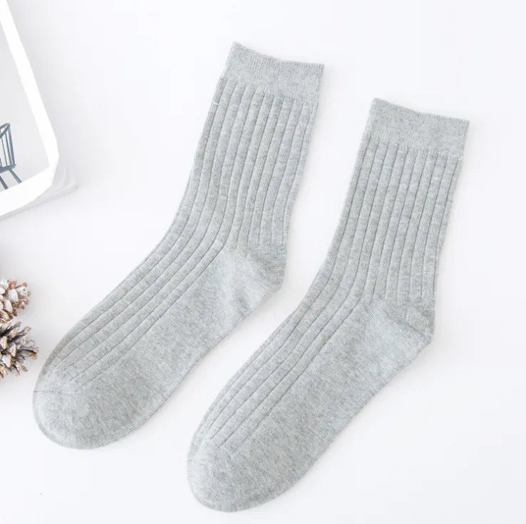 Spring and Summer new fashion solid color mid-calf socks thin sweat-absorbent breathable college style cotton men's sports socks
