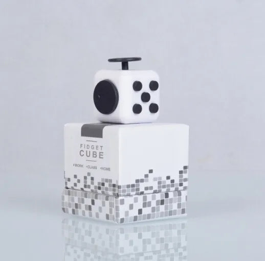hot 6-sided 12-sided decompression Rubik's cube anti-anxiety pressure vent artifact decompression Rubik's cube dice spot