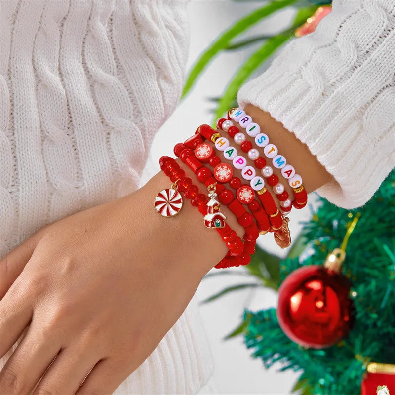 Fashionable Versatile Christmas Themed Soft Clay Bracelet With Glass Deer Snowflake Pearl Design Suitable For Men And Women
