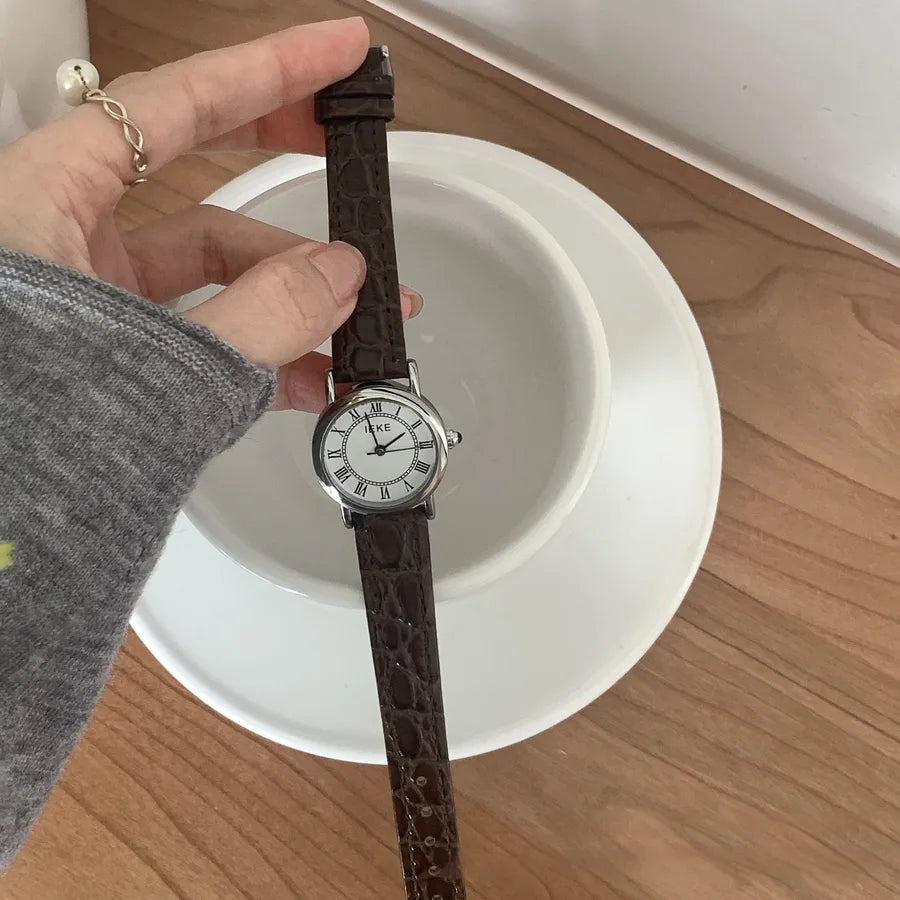 Casual Simple Style Round Buckle Quartz Watch