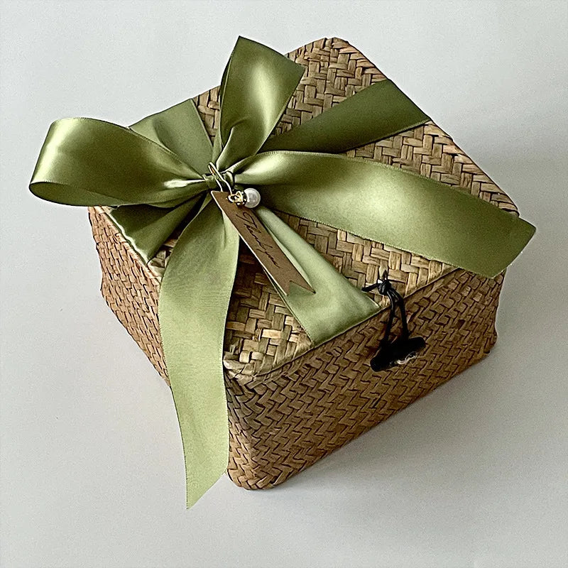 pastoral solid color wicker/straw storage basket