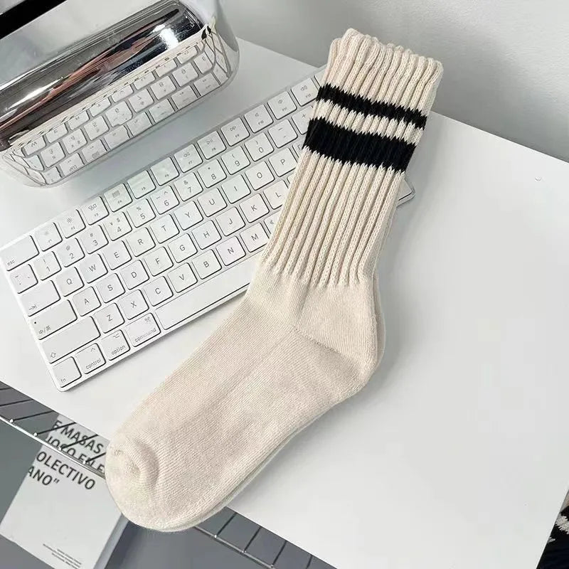 Thick line socks men's mid-calf solid color Japanese retro trendy autumn and winter stockings Sports Basketball American pile long stockings