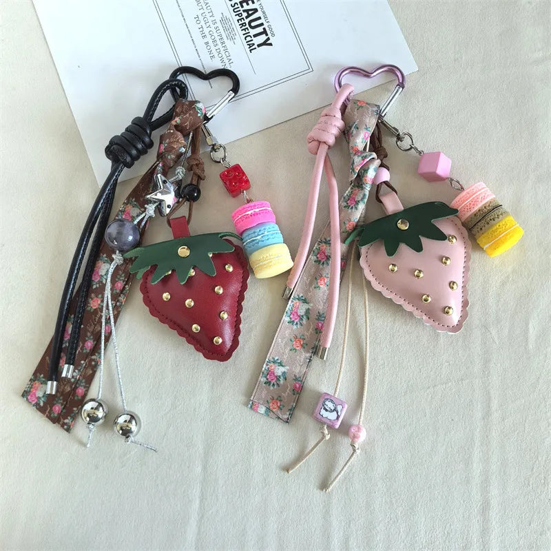 Creative Leather Strawberry Keychain Cute Bag Charm Mobile Phone Chain Accessory Luxury Artificial Leather Wedding Graduation Birthday