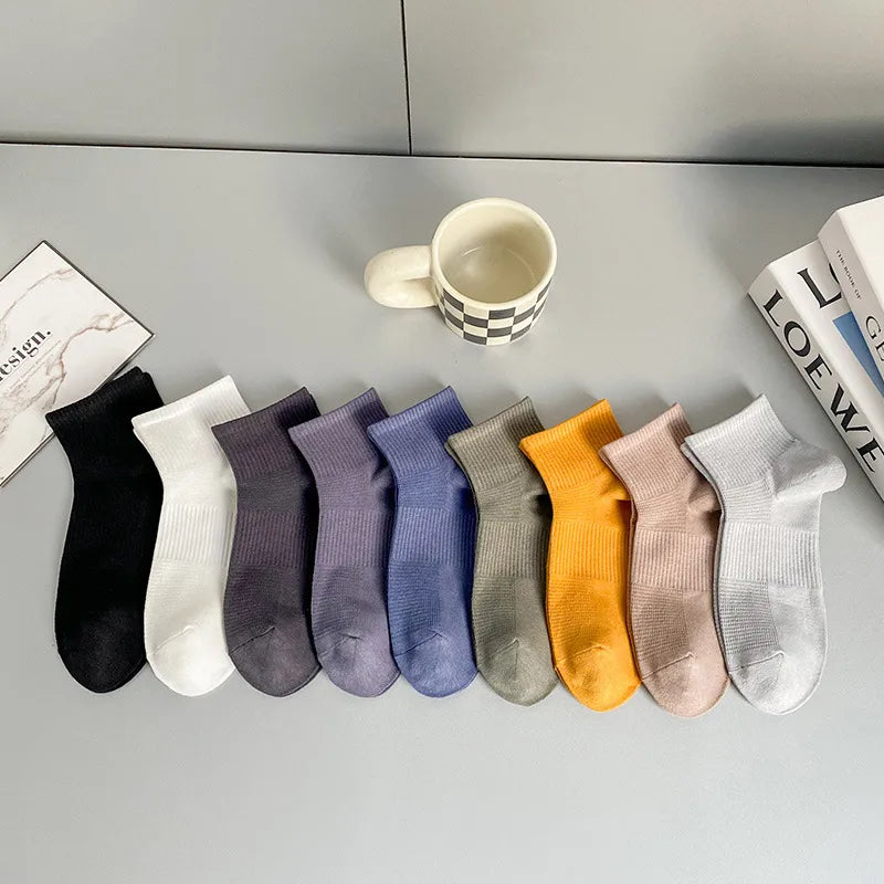 Basic Men's Solid Color Cotton Ankle Socks A Pair