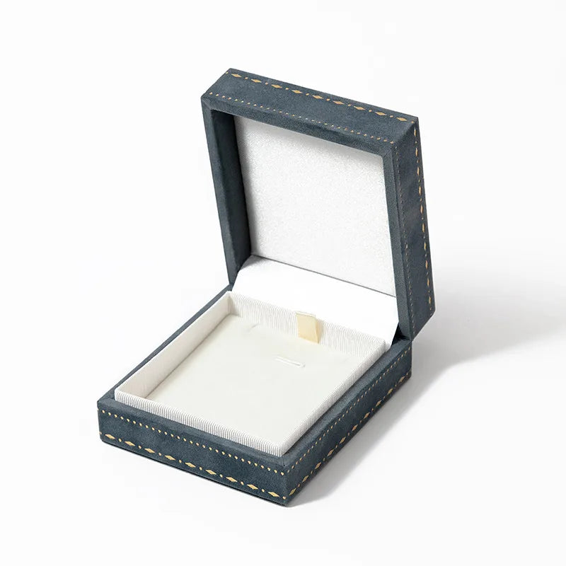1 Piece Flannel Luxurious Holiday Banquet Solid Color Jewelry Boxes