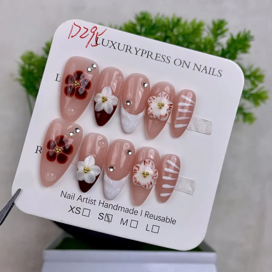 Handmade Detachable Shell Sculpture Cat Eye Almond Nails Ice Transparent Floral Design Wearable False Nails For Women