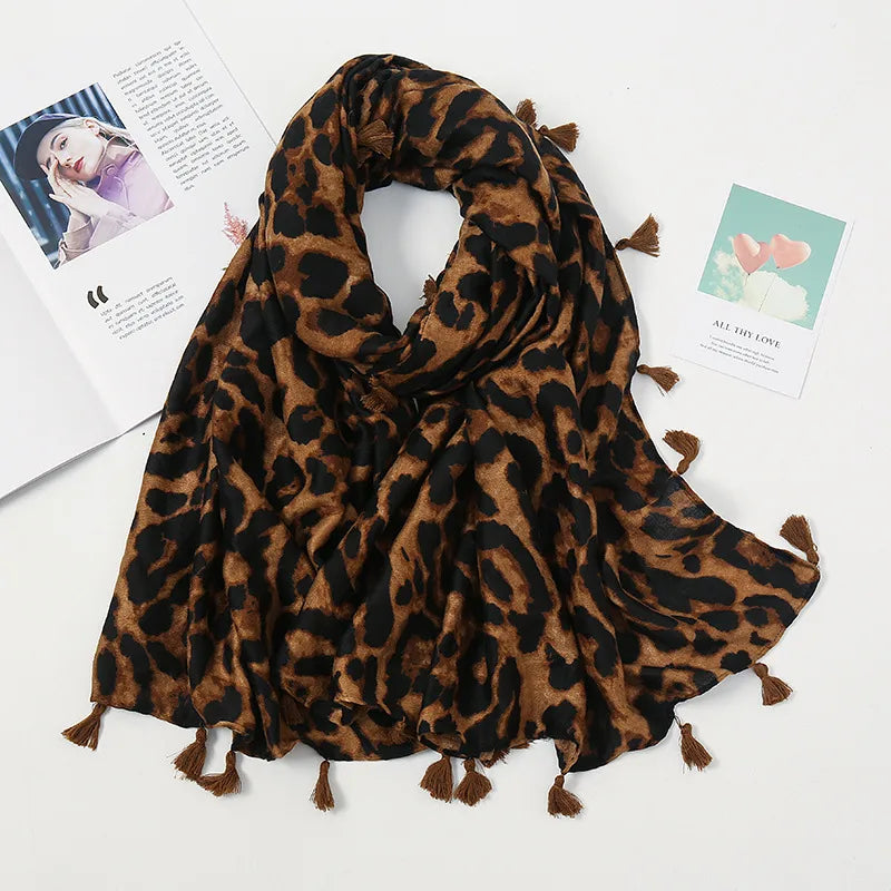 Women's Vintage Style Leopard Polyester Silk Scarf