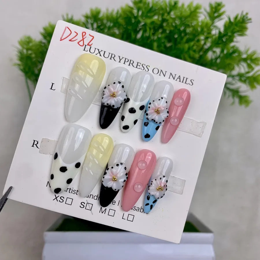 Handmade Detachable Shell Sculpture Cat Eye Almond Nails Ice Transparent Floral Design Wearable False Nails For Women