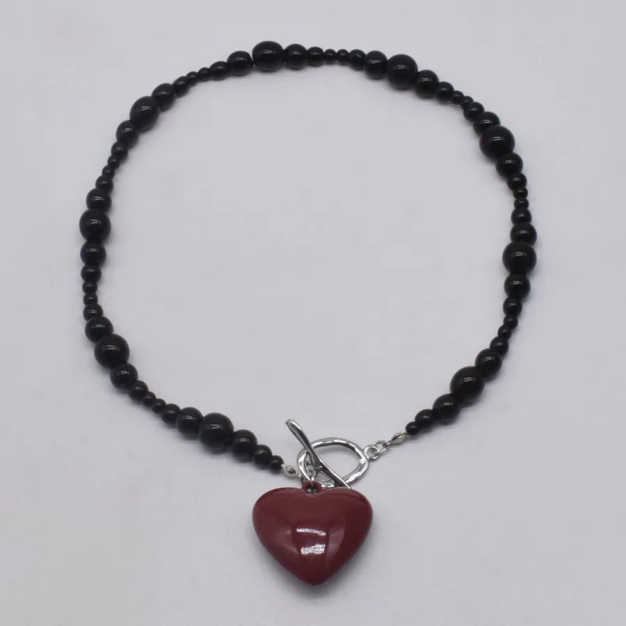 Retro Heart Shape Arylic Imitation Pearl Beaded Chain Pendant Necklaces Wholesale