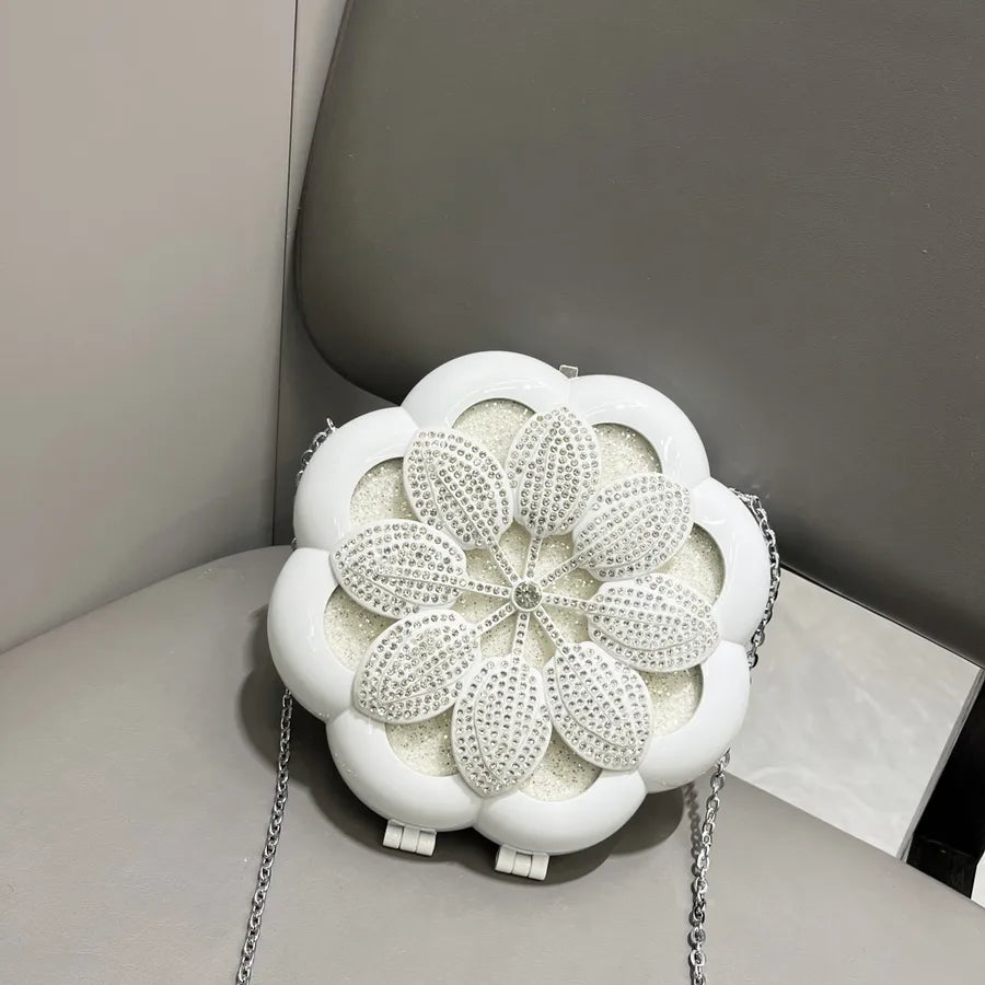 Women's Small Arylic Flower Classic Style Streetwear Round Lock clasp Evening Bag