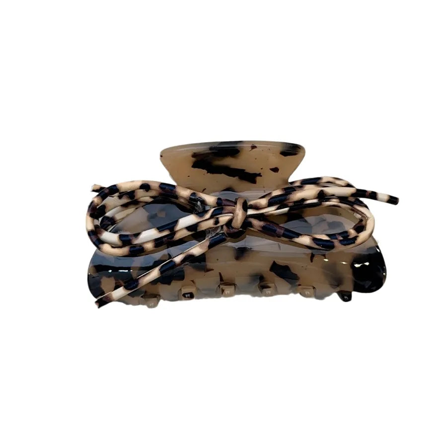 Retro Leopard Print PU Leather Medium Shark Clip Butterfly Knot Autumn Winter Elegant French Hair Claw Hair Accessory For Women