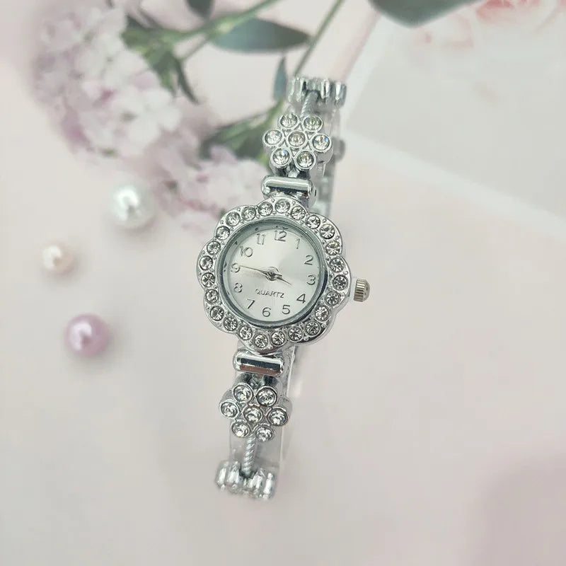 Elegant Flower Single Folding Buckle Quartz Watch Women's Watches