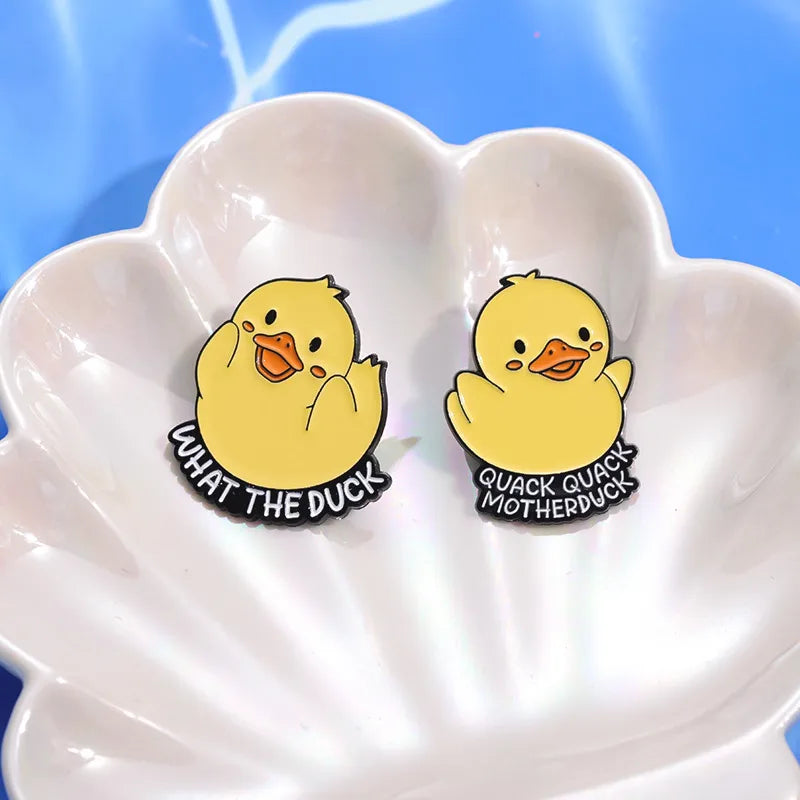 Cute Little Yellow Duck Brooch Pin Cartoon Personality Bag Charm Creative Decorations Zinc Alloy Letter Pattern Unisex Pins