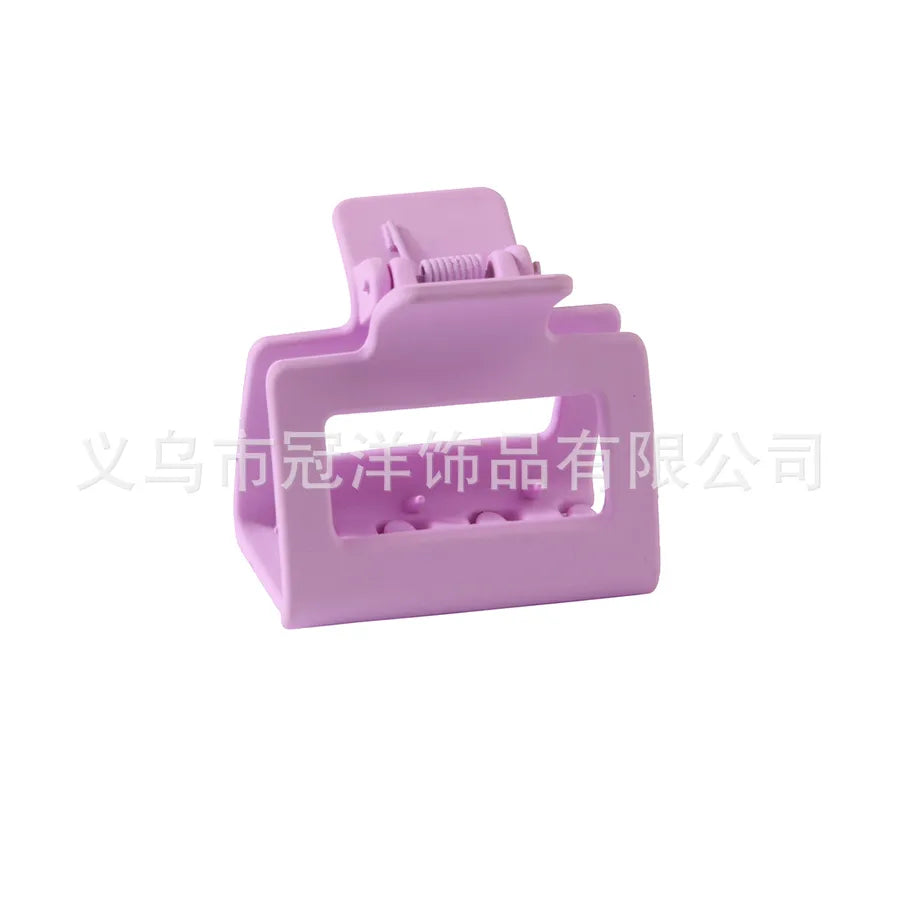 Simple Style Women'S Solid Color Arylic Stoving Varnish Hair Claws