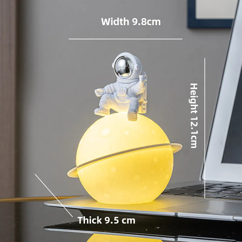 Creative moon lamp children's gift headlamp bedroom bedside lamp decorative table lamp moon lamp astronaut night lamp