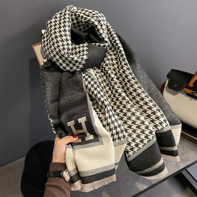 women's streetwear heart shape imitation cashmere tassel scarf