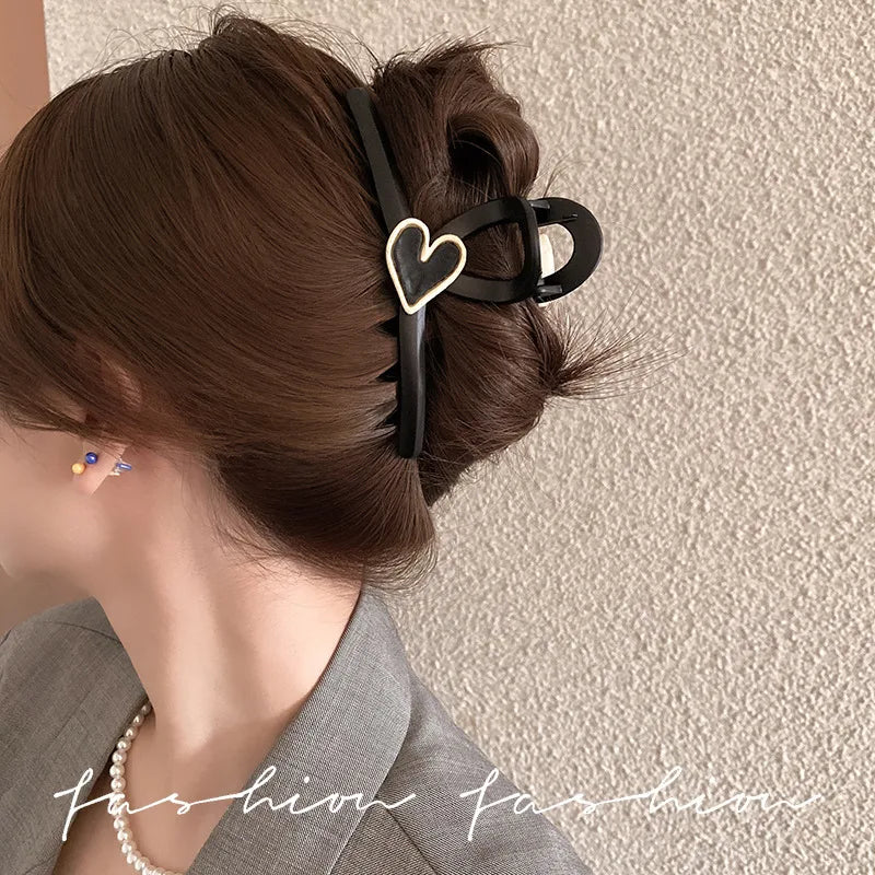 Large Size Heart Shaped Hair Clip Women's Hair Accessories Casual Style Acrylic Hair Grips For Bun Styling Hair Grabbers