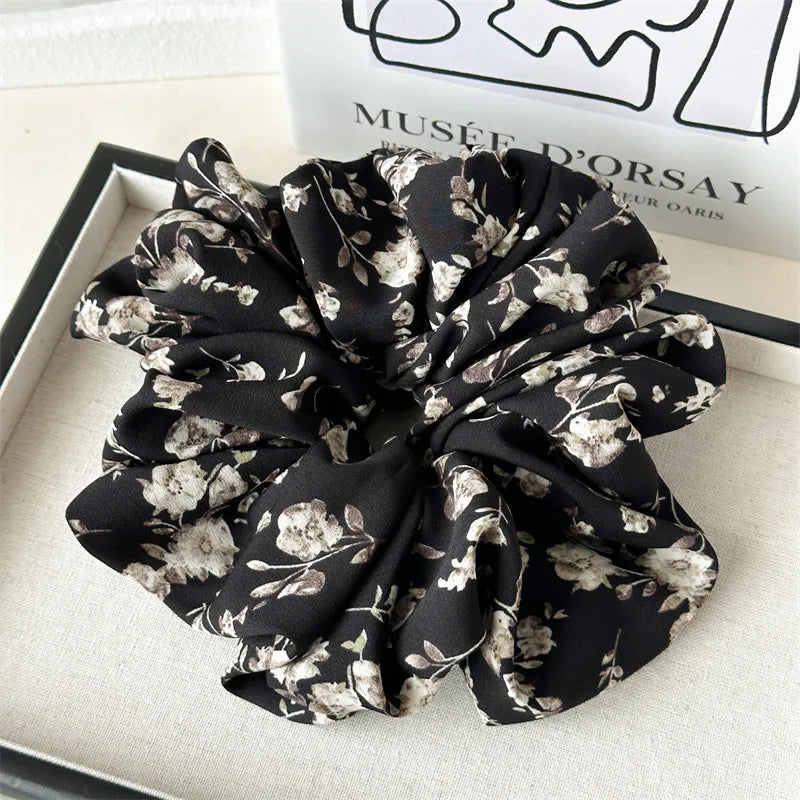 Elegant Lady Advanced Sense Women's Stripe Cloth Hair Claws