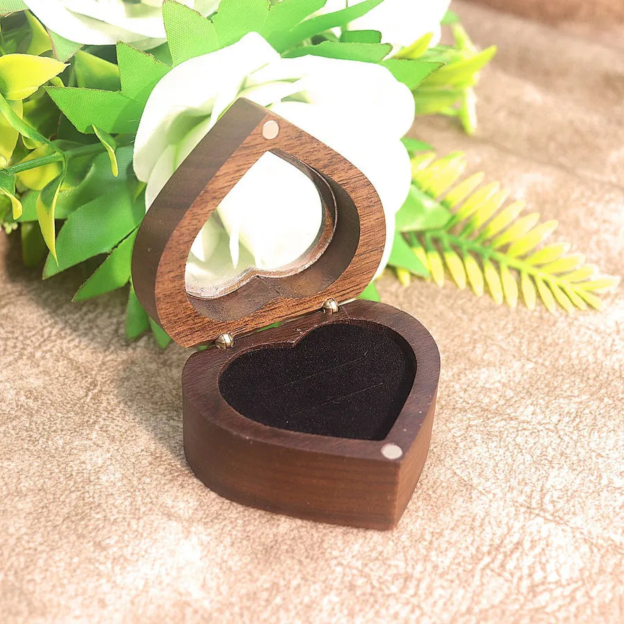 1 Piece Wood Retro Daily Festival Heart Shape Solid Color Jewelry Boxes