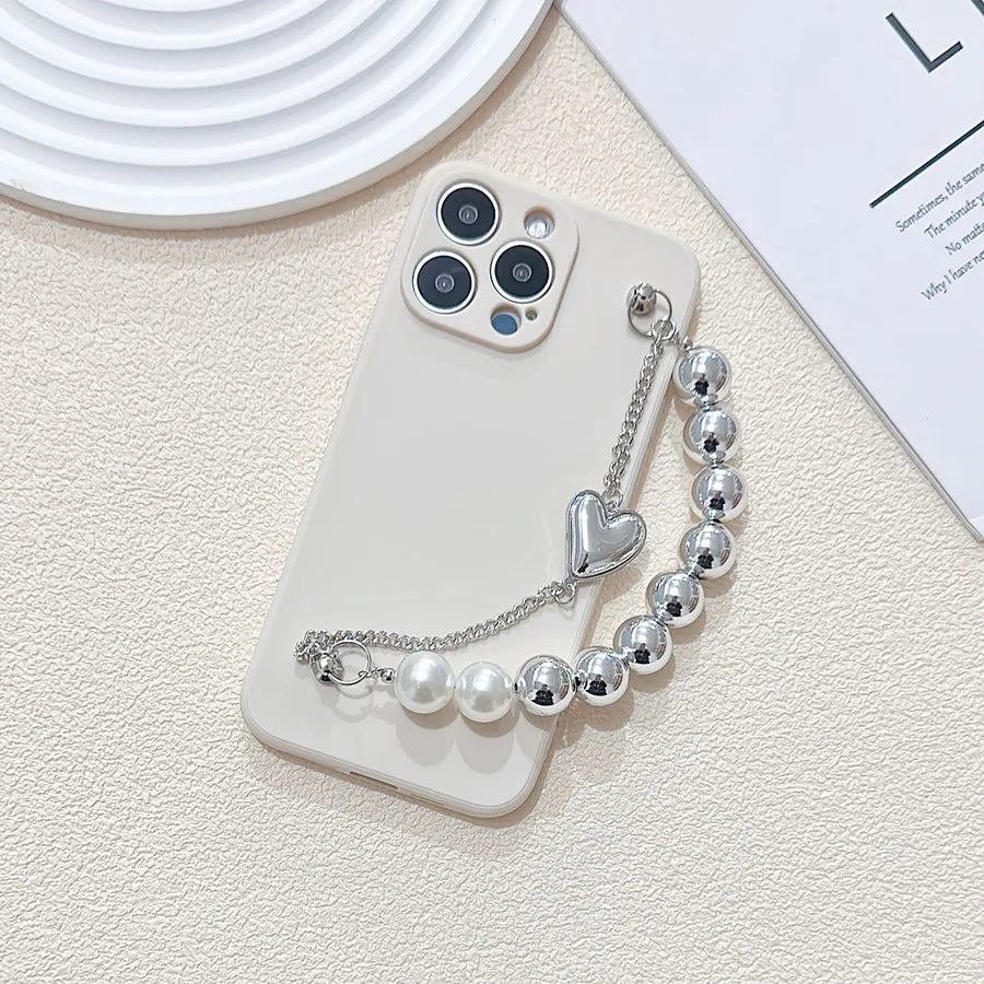 Liquid Simulation Soft Shell Pearl Heart Bracelet Back Hole Anti-Fall Mobile Phone Case Suitable For iPhone 13/14 Full Cover Protection
