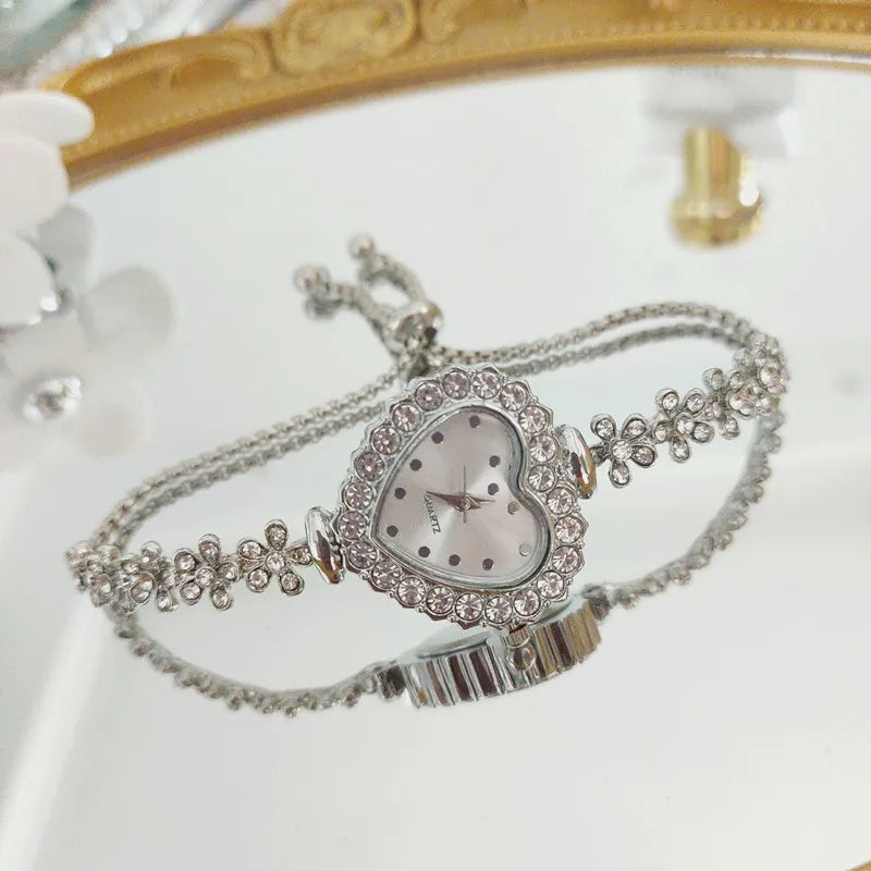 Elegant Lady Heart Shape Buckle Quartz Watch Women's Watches