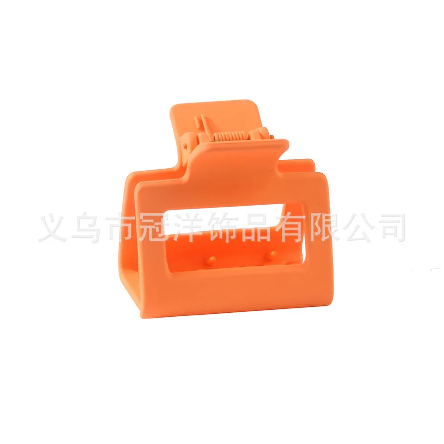 Simple Style Women'S Solid Color Arylic Stoving Varnish Hair Claws