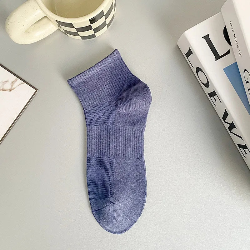 Basic Men's Solid Color Cotton Ankle Socks A Pair