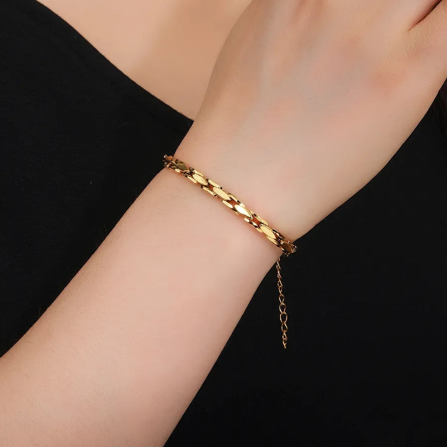 Elegant Modern Style Round 304 Stainless Steel Bracelets In Bulk