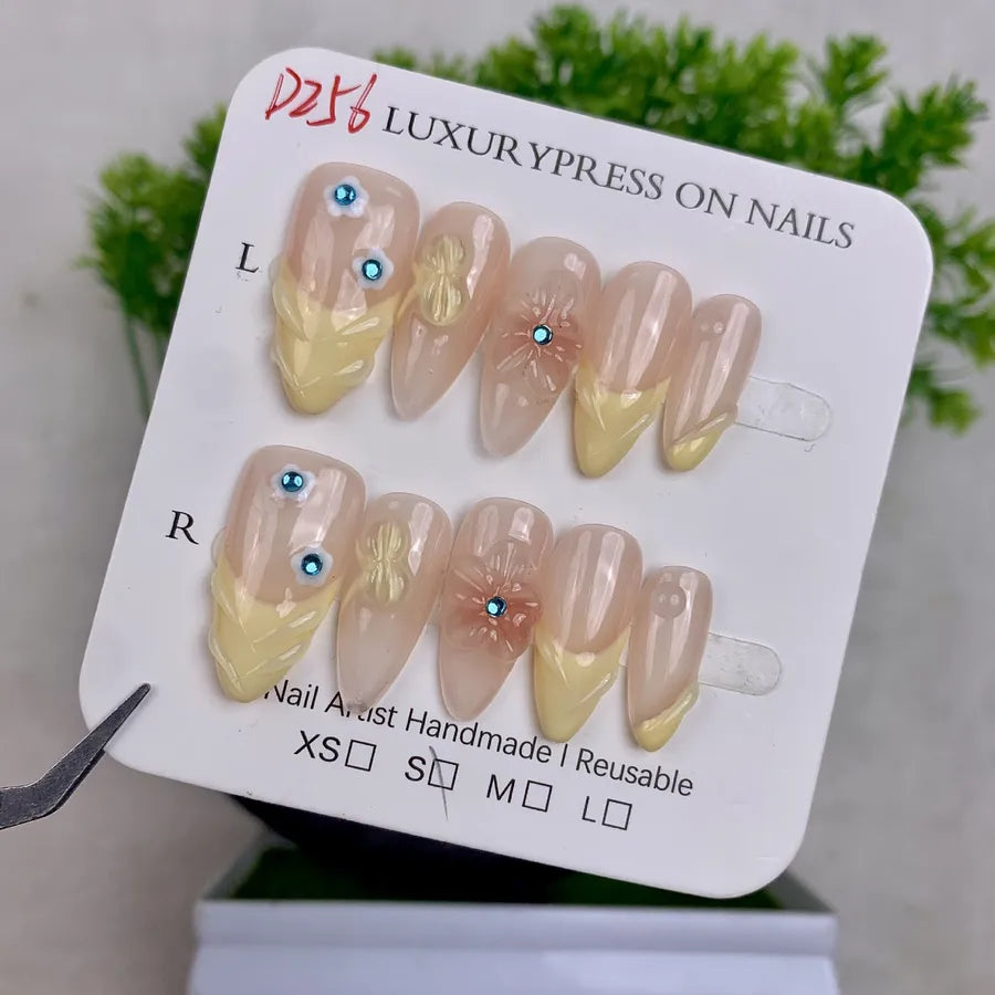 Handmade Detachable Shell Sculpture Cat Eye Almond Nails Ice Transparent Floral Design Wearable False Nails For Women