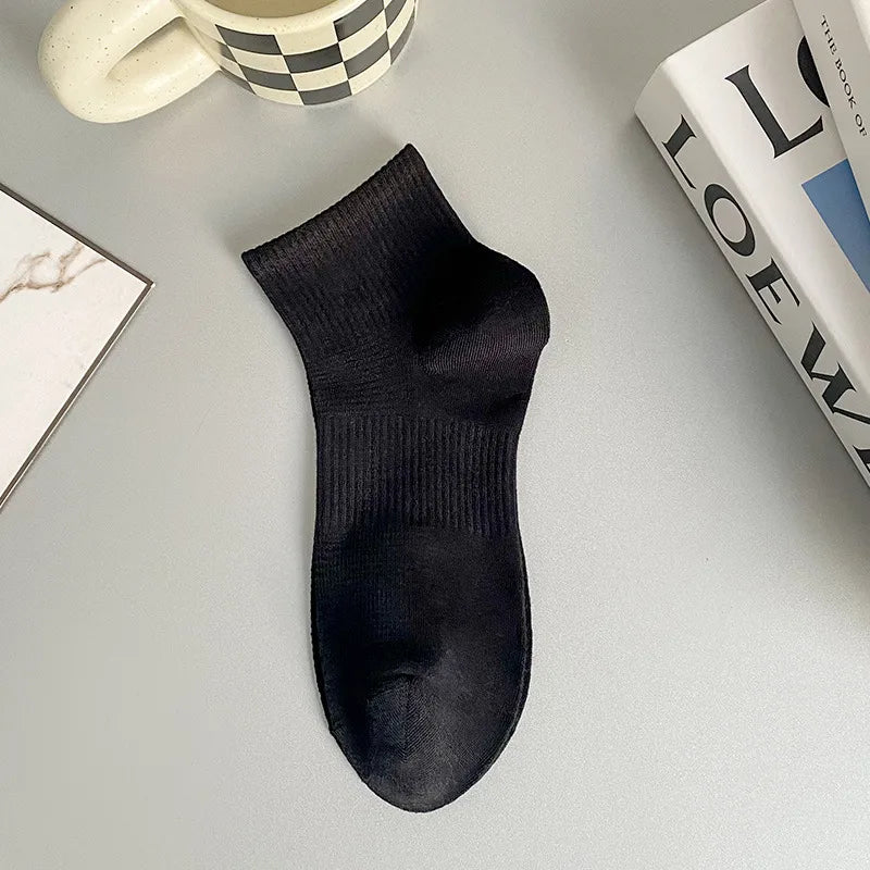 Basic Men's Solid Color Cotton Ankle Socks A Pair