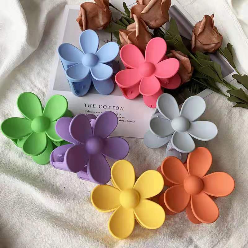 New Style Women'S Flower Plumeria Plastic Resin Hair Clip