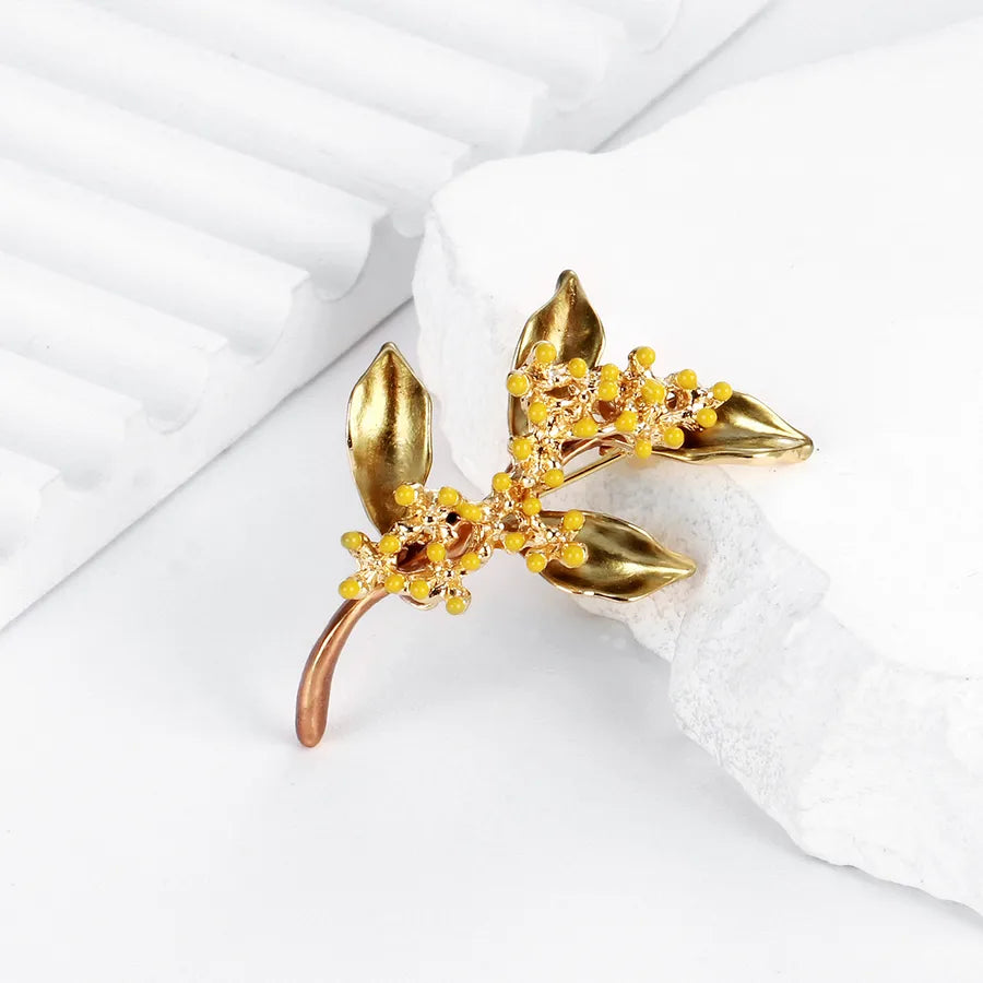 Elegant Pearl Alloy Flower Brooch Pin Women's Personality Design Lapel Pin Cute Romantic Animal Floral Pattern Office Selfie Suitable All Seasons