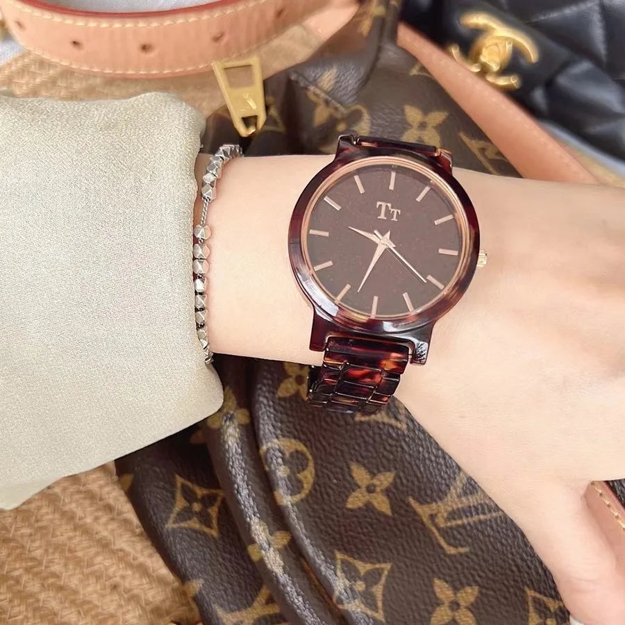 Retro Simple Style Solid Color Quartz Watch Women's Watches